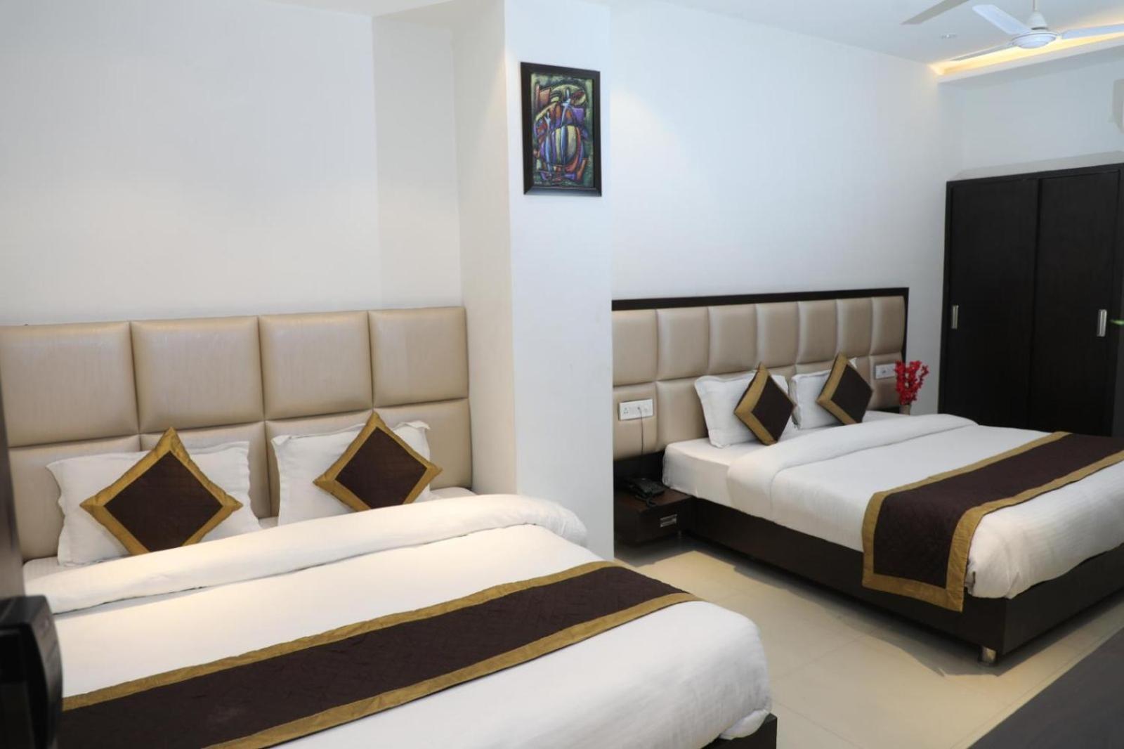 Hotel Avi Inn Amritsar Exteriör bild