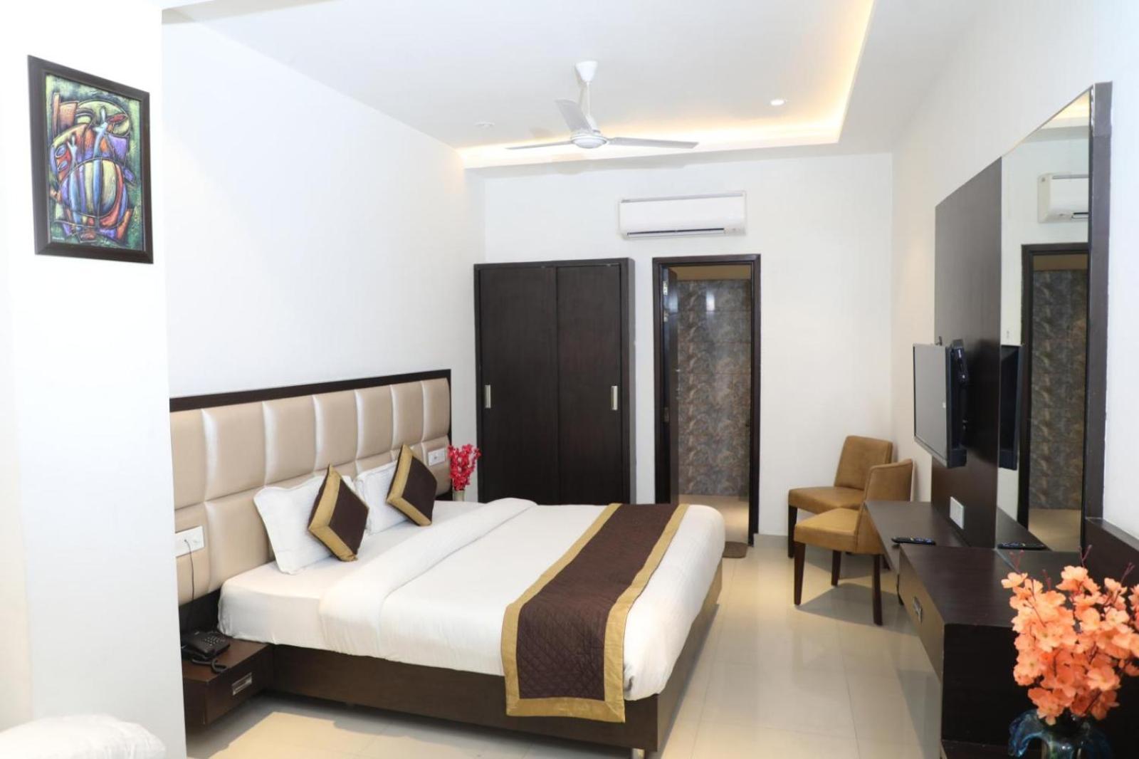 Hotel Avi Inn Amritsar Exteriör bild