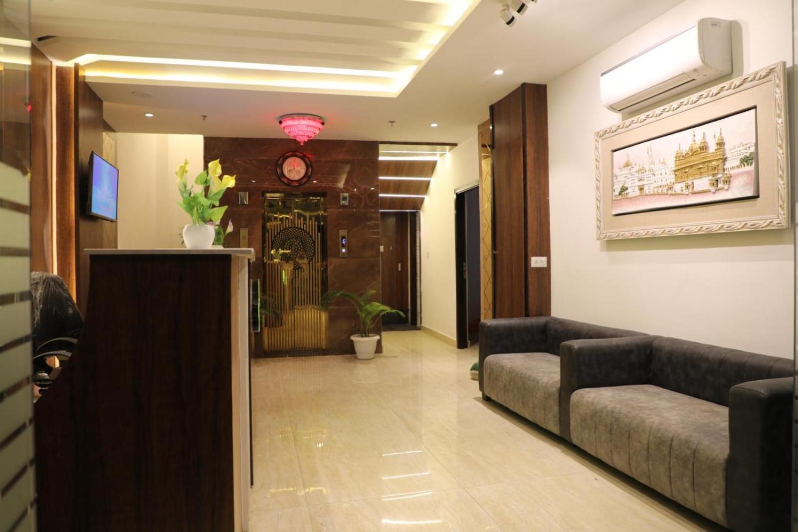 Hotel Avi Inn Amritsar Exteriör bild