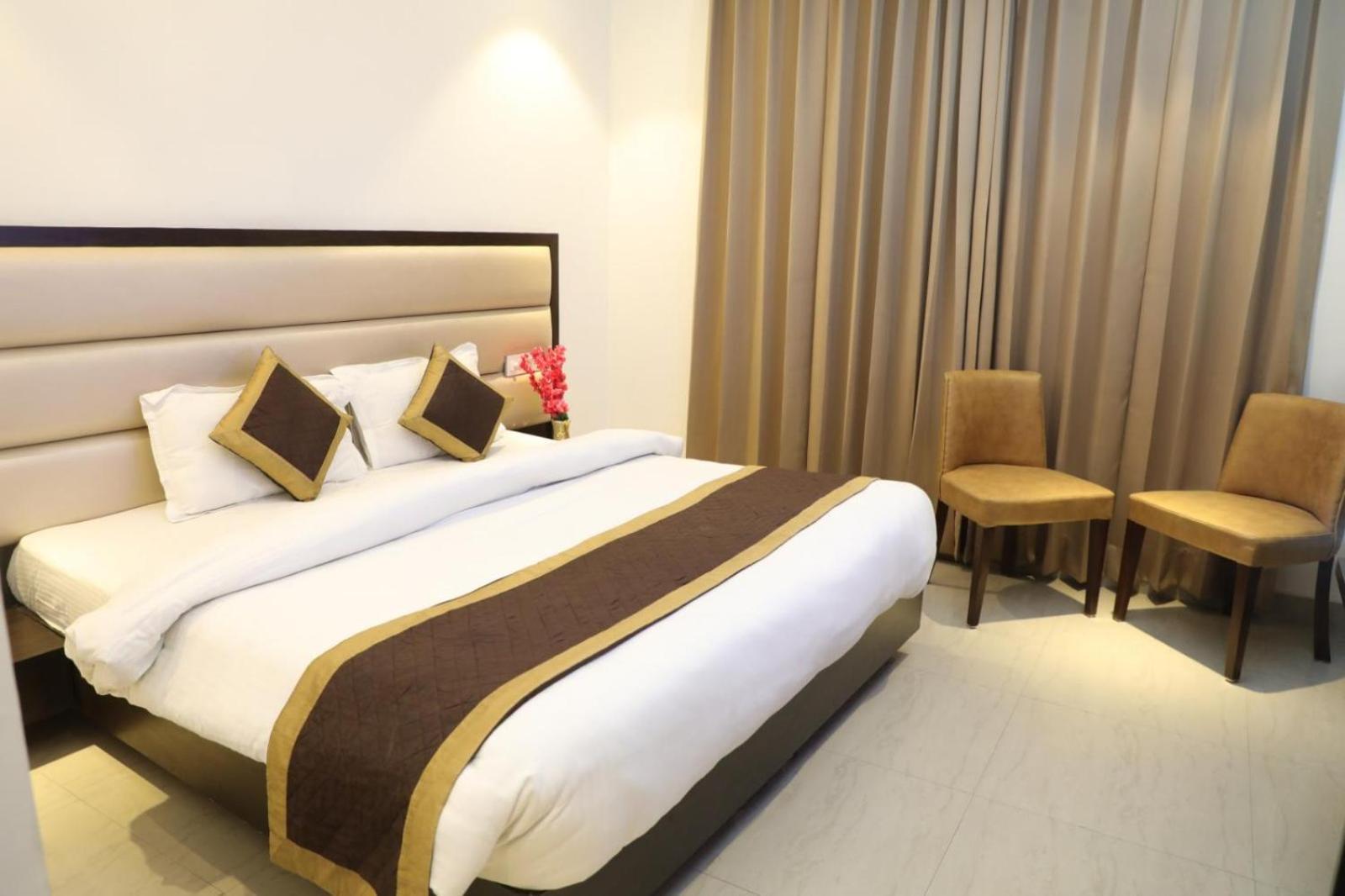 Hotel Avi Inn Amritsar Exteriör bild