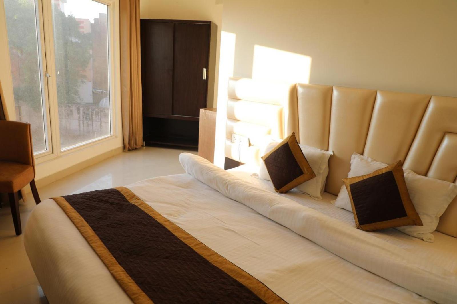 Hotel Avi Inn Amritsar Exteriör bild