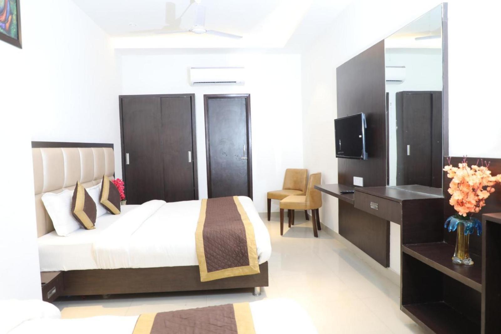 Hotel Avi Inn Amritsar Exteriör bild